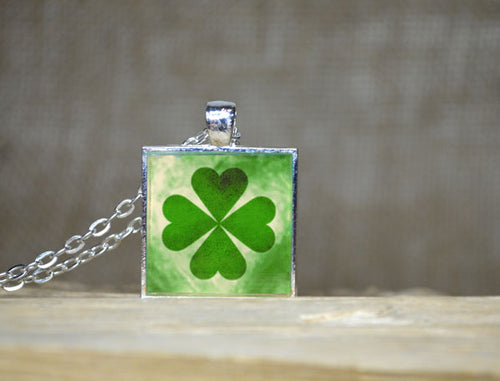 Four Leaf CLOVER Pendant  - Good Luck Necklace #6007